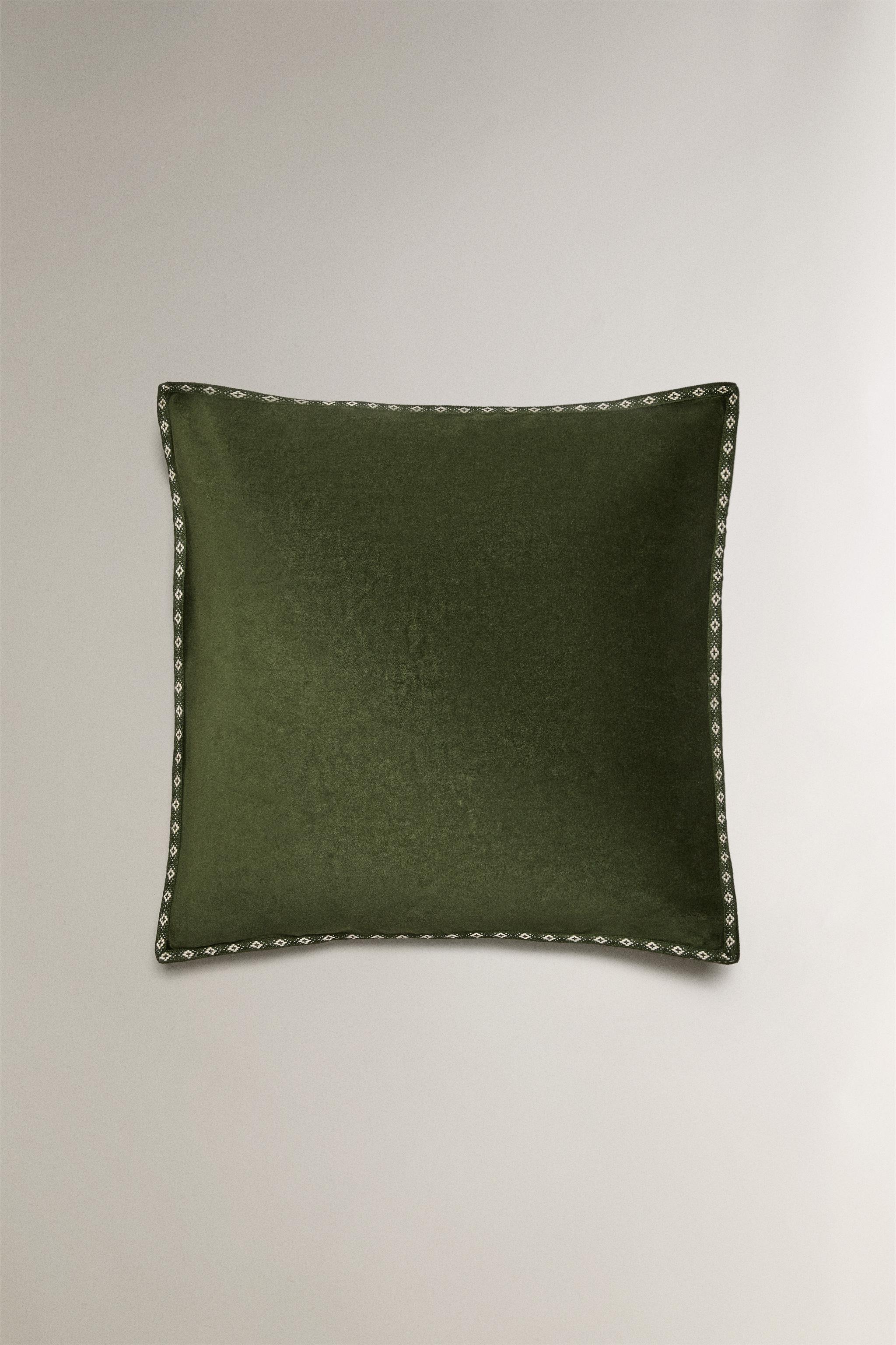 CHRISTMAS VELVET THROW PILLOW COVER WITH BORDER
